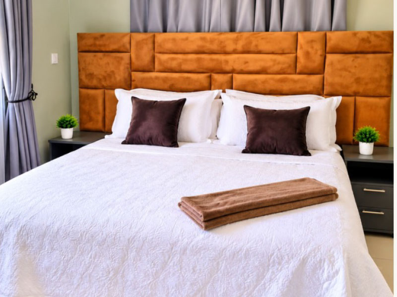 Deluxe Room 01