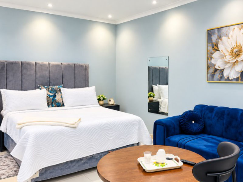Deluxe Room 02
